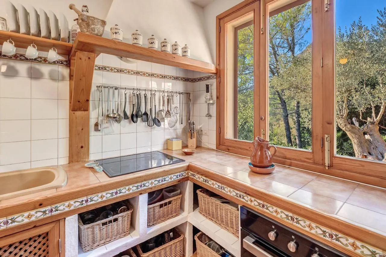 Miravall Puigpunyent  Holiday home Puigpunyent (Mallorca)